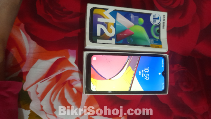 Samsung m21